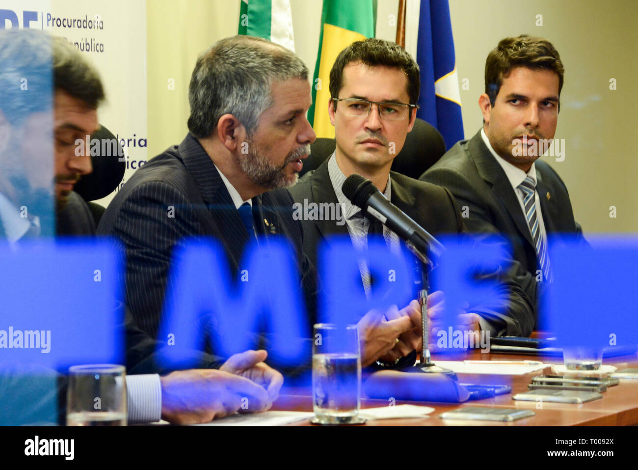 Curitiba, Brésil. 16 mars 2019. Curitiba, Brésil. Mar 16, 2019. Lava Jato&# 3Avocats eys pour opération Lava Jato a fait un samedi après-midi (16), au cours d'une conférence de presse au Ministère Public Fédéral&# 39;s Bureau à Curitiba, un acte de secours à la lave Jato Task Force. Crédit : Henry Milleo/FotoArena/Alamy Live News Banque D'Images