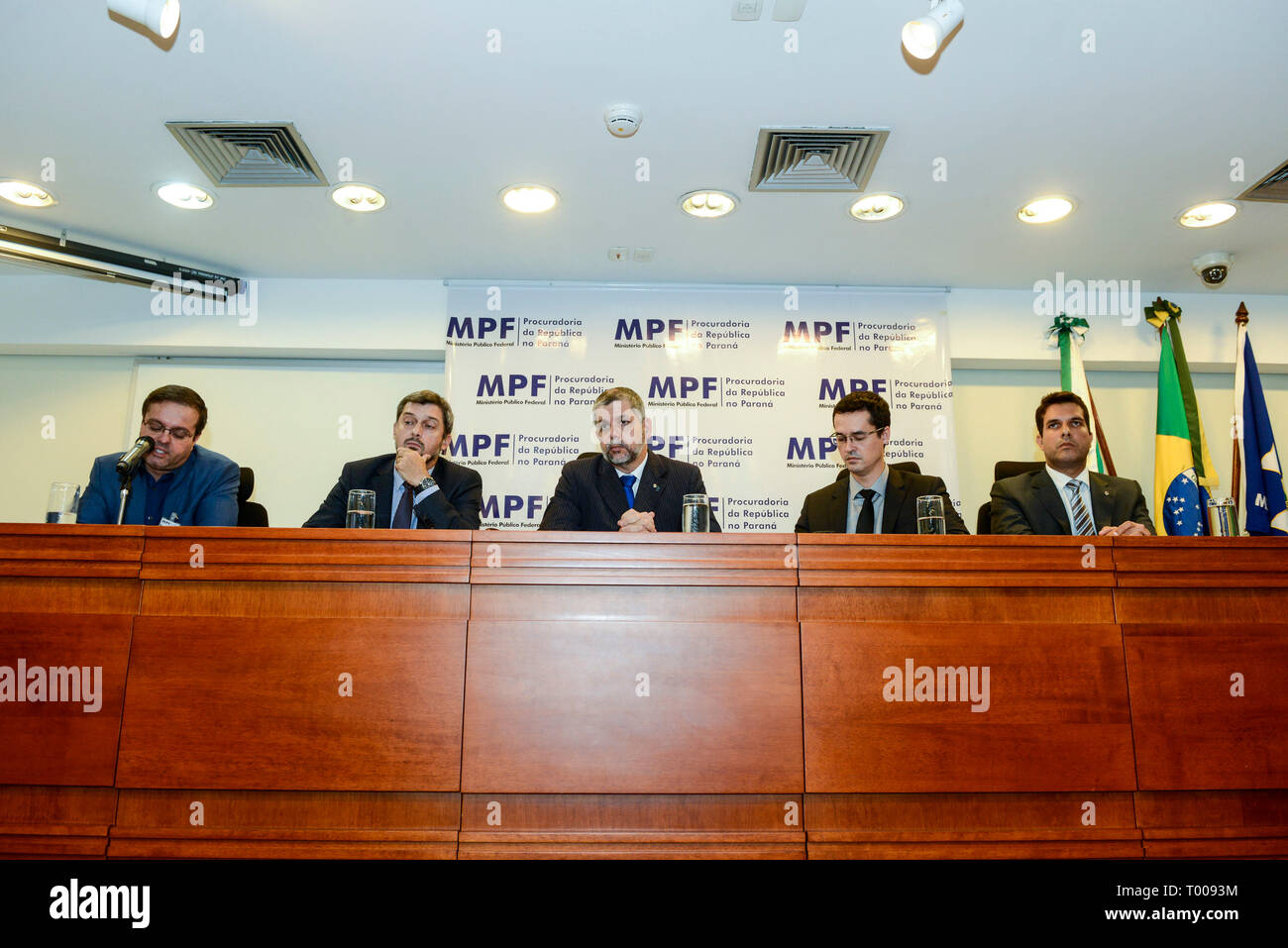 Curitiba, Brésil. 16 mars 2019. Curitiba, Brésil. Mar 16, 2019. Lava Jato&# 3Avocats eys pour opération Lava Jato a fait un samedi après-midi, au cours d'une conférence de presse au Ministère Public Fédéral Pal&# 39;s Bureau à Curitiba, un acte de secours à la lave Jato Task Force. Crédit : Henry Milleo/FotoArena/Alamy Live News Banque D'Images