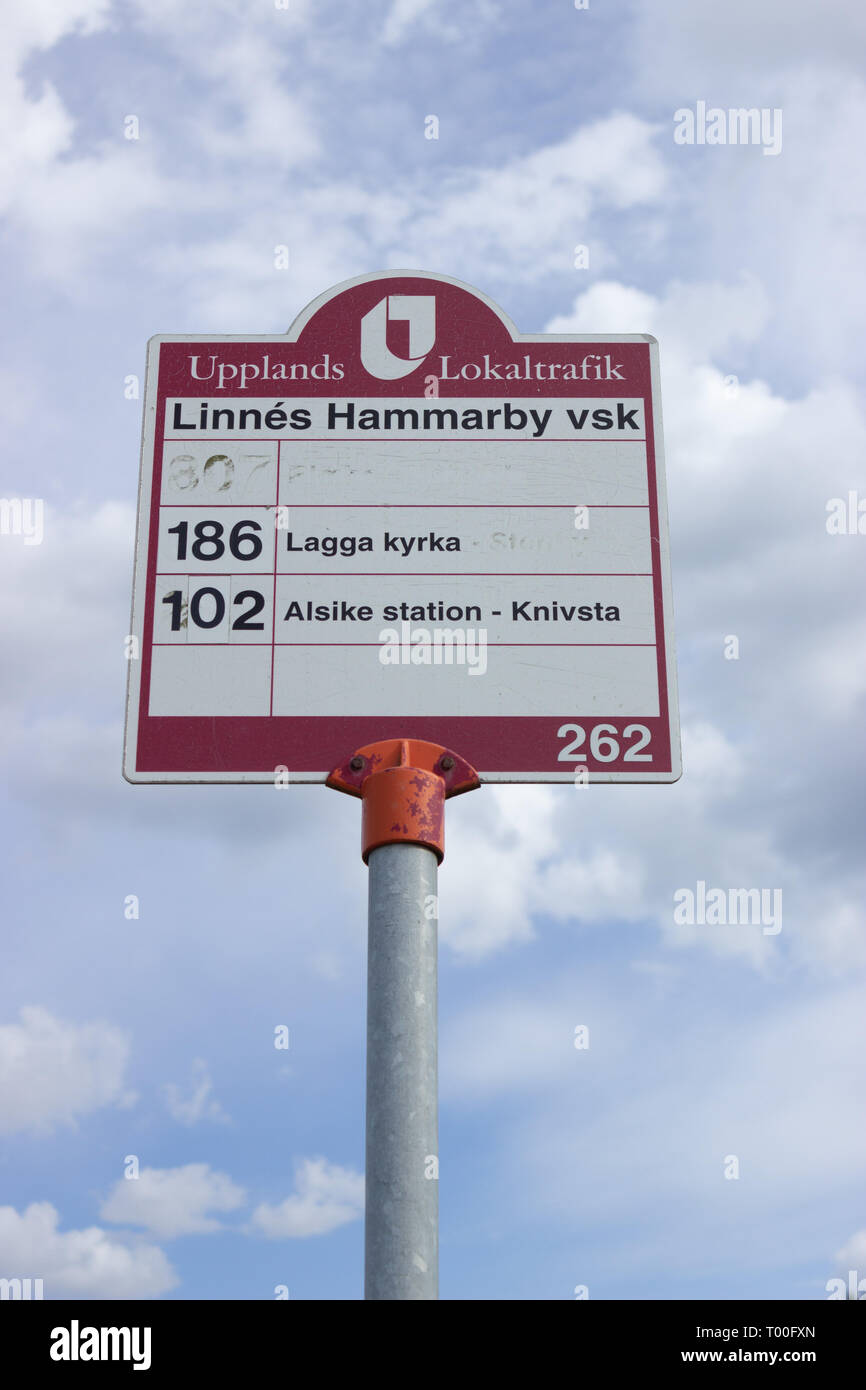 Arrêt de Bus informations inscription libre à environ 1km de Linees Hammarby (Carl Linaeus le père de la taxonomie moderne) système de succession. Uppsala, Suède Banque D'Images