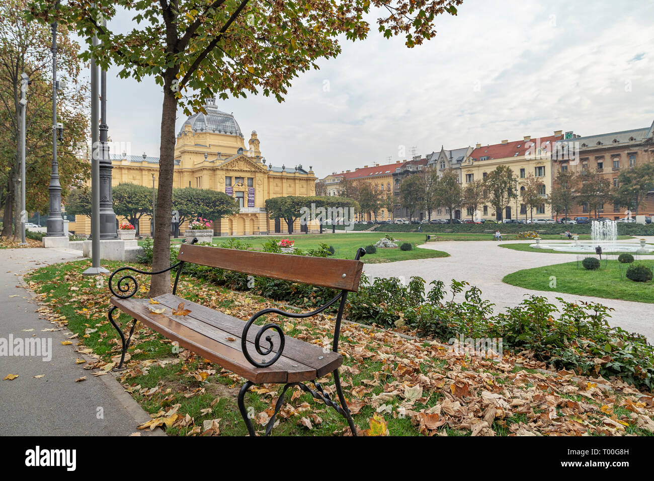 Zagreb - Parkview à Pavillon des arts à l'automne qui l'humeur est une salle pour l'art contemporain, Zagreb, Croatie, Zagreb, 18.10.2018 Banque D'Images