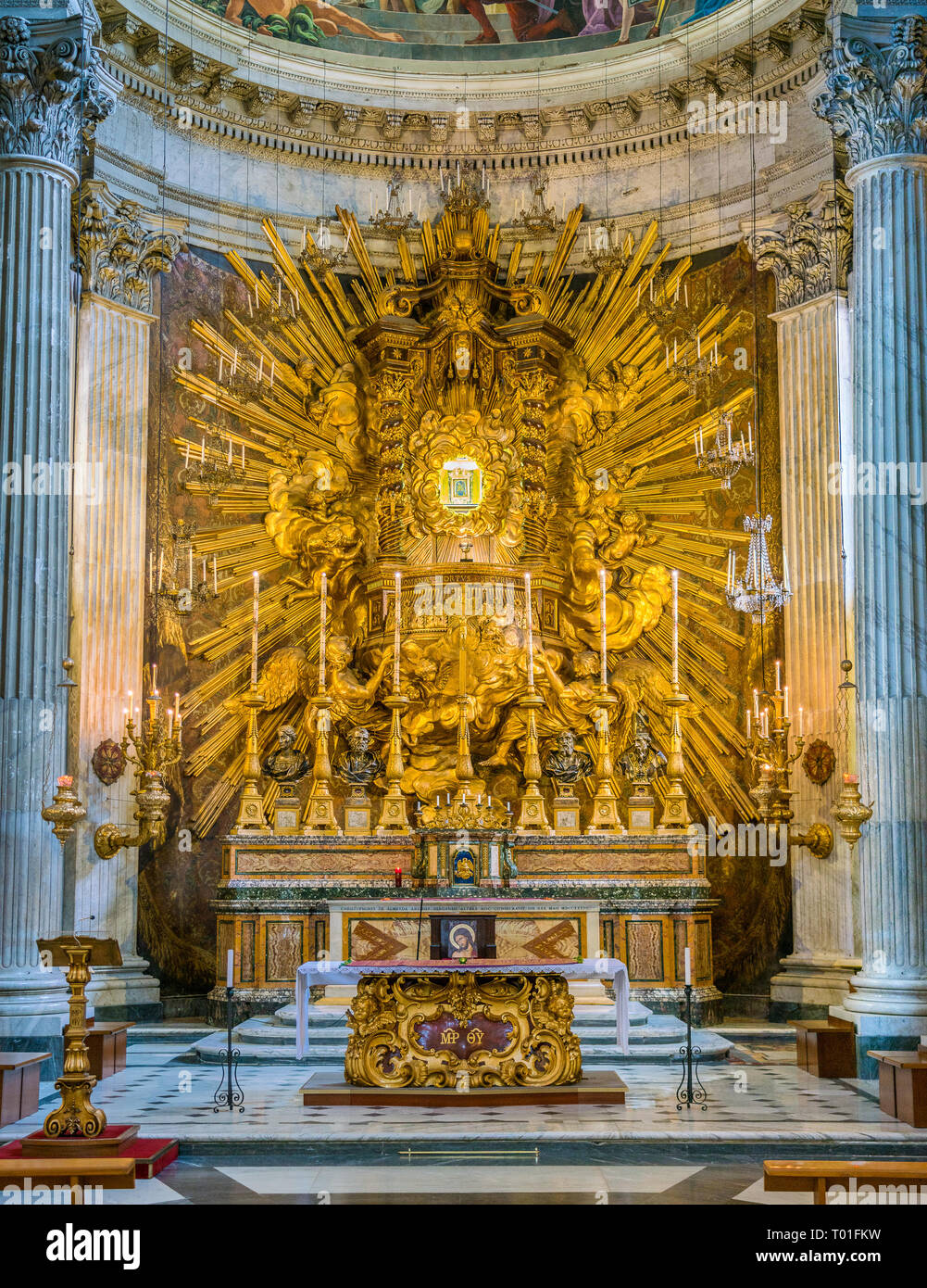Sanctuaire de la 'Madonna del Portico' dans l'autel de l'église de Santa Maria in Portico Campitelli à Rome, en Italie. Banque D'Images