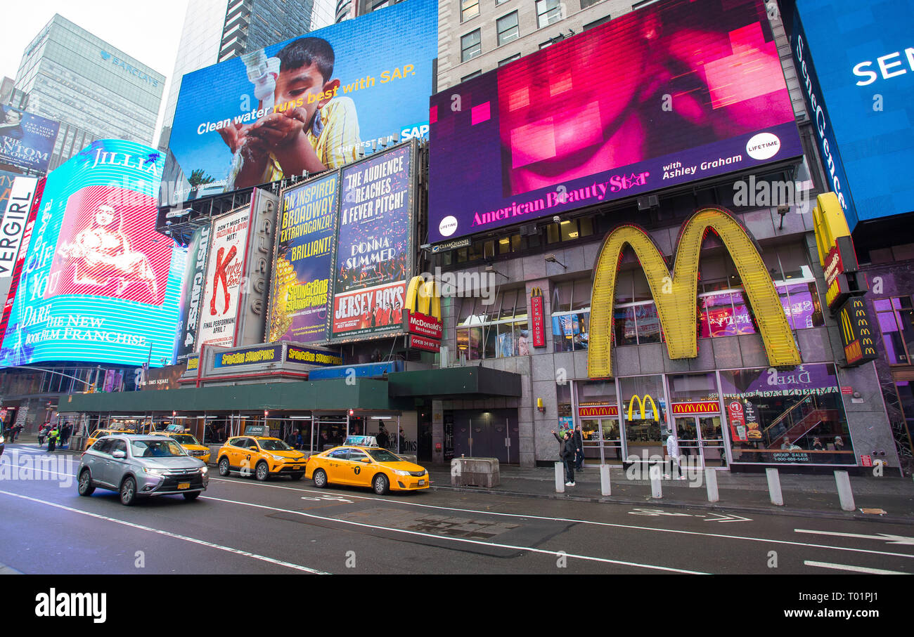 McDonald's restaurant fast food à emporter, à Times Square, New York