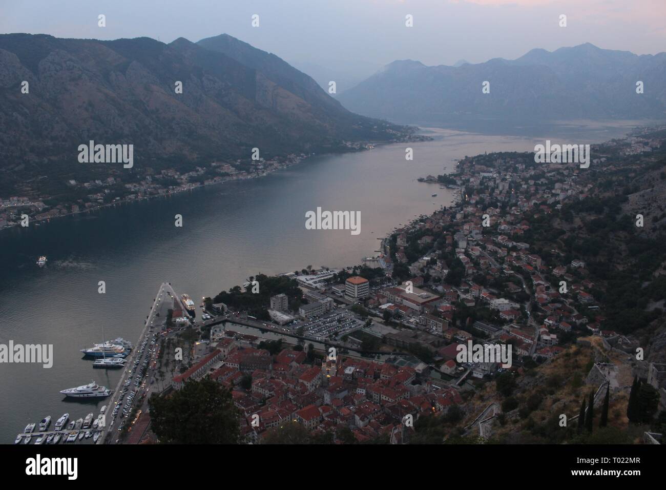 Les Bouches de Kotor (baie de Kotor) d'en haut Banque D'Images