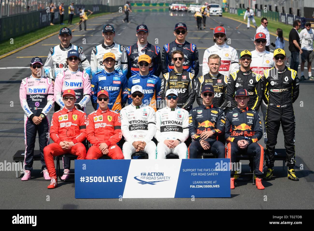 L'Albert Park, Melbourne, Australie. Mar 17, 2019. Poser pour les pilotes en début de saison photo de groupe sur la ligne droite principale à l'Australien 2019 Grand Prix de Formule 1 à l'Albert Park, Melbourne, Australie. Bas Sydney/Cal Sport Media/Alamy Live News Banque D'Images
