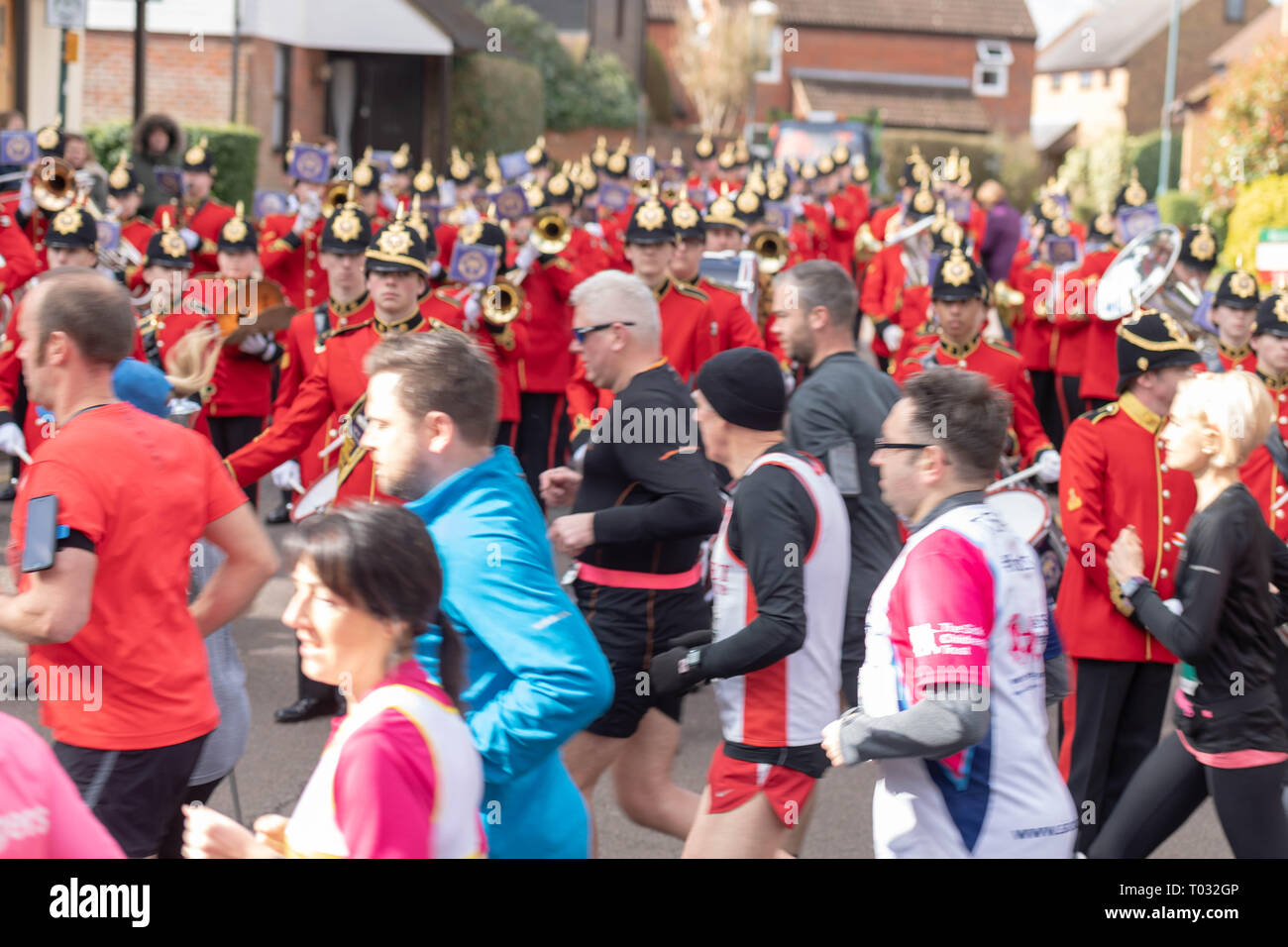 L'Essex, Royaume-Uni. 17 mars 2019. Brentwood demi-marathon et course de porteur de crédit passer la bande de jeunes Impériale Brentwood Ian Davidson/Alamy Live News Banque D'Images