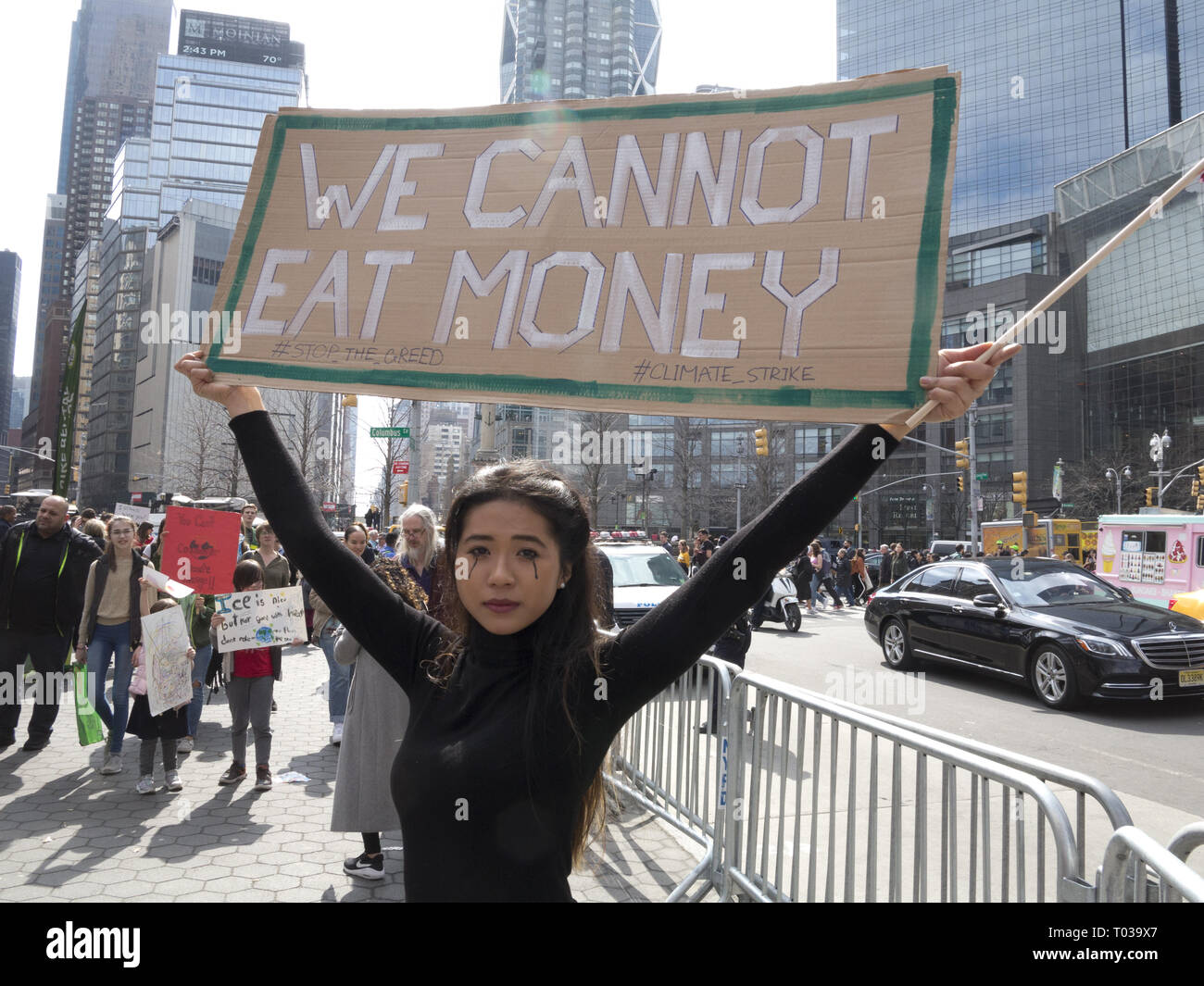 Grève de la jeunesse pour le changement climatique à Columbus Circle à New York, le 15 mars 2019. Banque D'Images