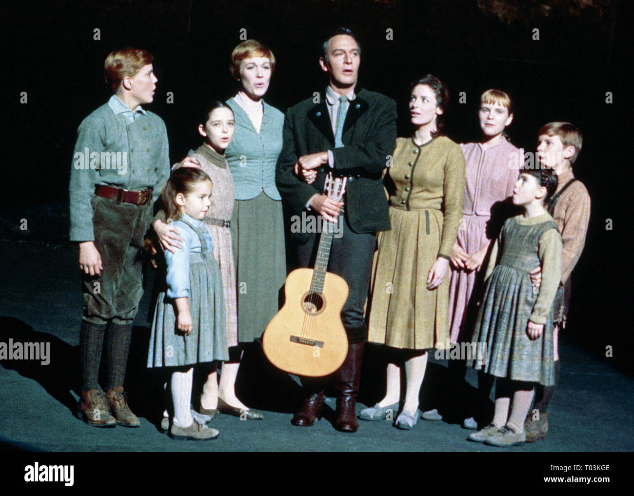 NICHOLAS HAMMOND, KYM CARATH, Heather Menzies, Julie Andrews, Christopher PLUMMER, CHARMIAN CARR, PEGGY WOOD, DUANE CHASE, DEBBIE TURNER Banque D'Images