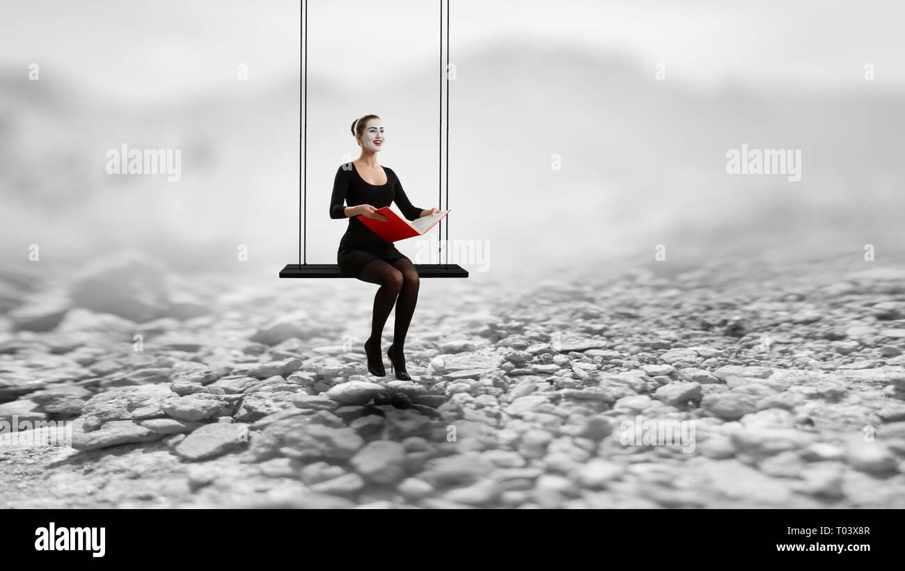 Jeune femme mime. Technique mixte Banque D'Images