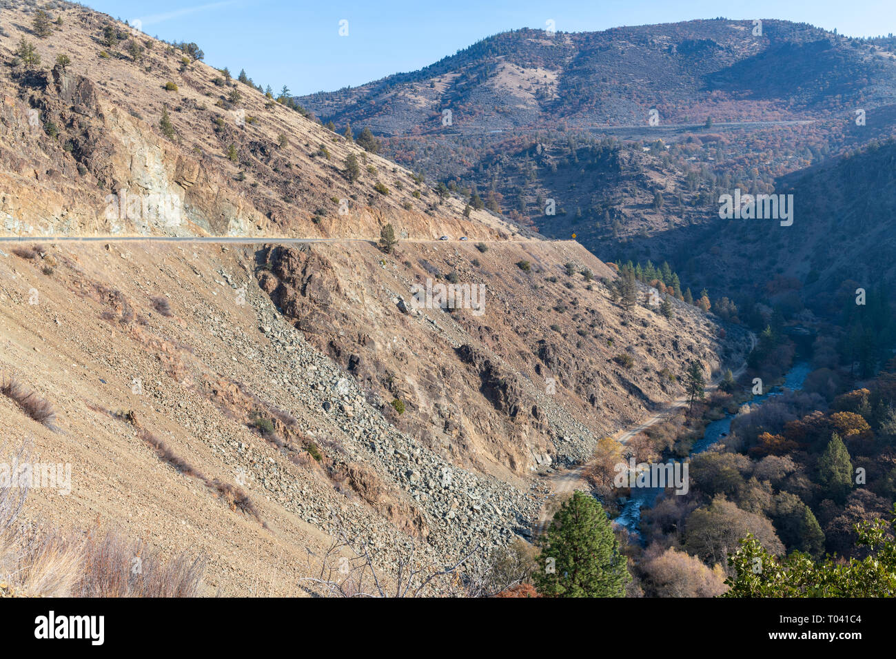 Shasta rivière traverse le ravin du Modoc près de Yreka, California, USA Banque D'Images