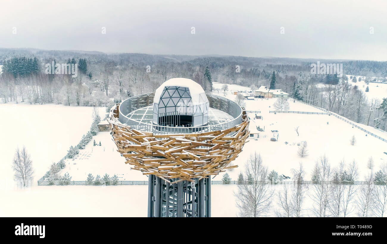 Le black birds nest tour avec le dôme sur le dessus dans le plus haut sommet de la montagne rouge en Estonie Banque D'Images