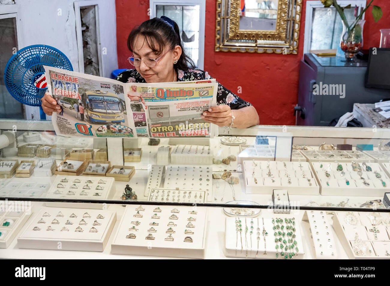 Cartagena Colombie, shopping shopper shoppers magasins marché marchés achats vendre, magasin de détail magasins entreprises d'affaires, vente d'exposition Banque D'Images