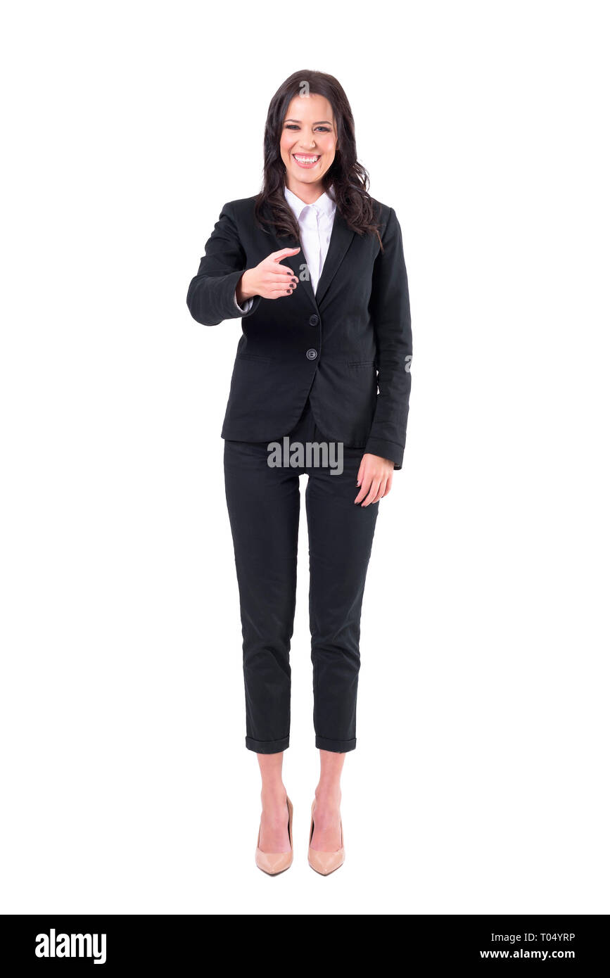 Laughing young business woman offrant hand for handshake geste. Corps plein isolé sur fond blanc. Banque D'Images
