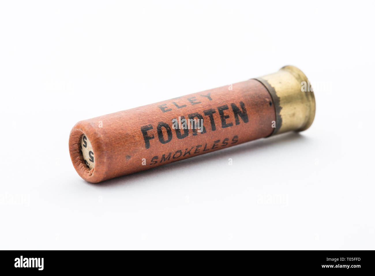 Un vieux papier, cased Eley Fourten cartouche de fusil chargé avec pas de plomb 5 fusil de granulés. La collecte des cartouches de fusil de chasse est un passe-temps qui peut être pour l'exa Banque D'Images