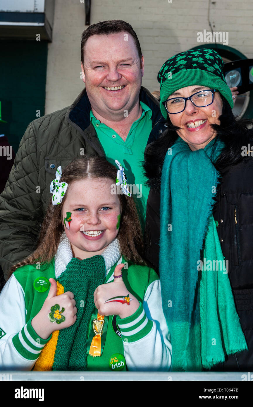 Birmingham, UK. 17 mars, 2019. Le Birmingham St. Patrick's Day Parade a eu lieu aujourd'hui en face de 90 000 personnes au milieu de soleil et grêle forte gratuites. Credit : Andy Gibson/Alamy Live News. Banque D'Images