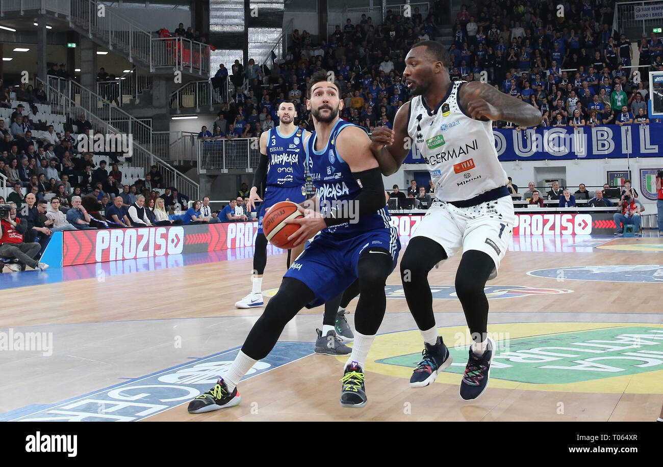 Foto Fabrizio Cattina - LaPresse 17-03-2019 Brescia ( Italia ) Le Sport ,Germani Panier Brescia - Brindisi partita di campionato serie A LBA1 Nella foto : Riccardo Moraschini Photo Fabrizio Cattina - LaPresse 17 mars 2019 Brescia ( Italie ) Germani Sport Basket Brescia - Brindisi LBA série A1 championnat match dans le pic : Riccardo Moraschini Banque D'Images