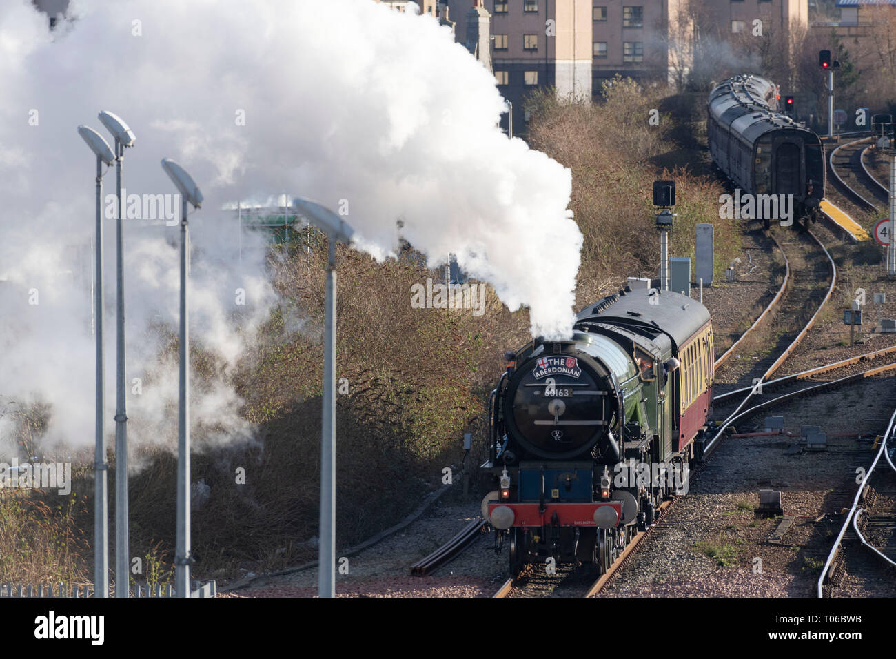 Locomotive vapeur 'Tornado' extérieur manoeuvre Station Aberdeen sur la course inaugurale de l'Aberdonian Railtour d'Edimbourg à Aberdeen Banque D'Images