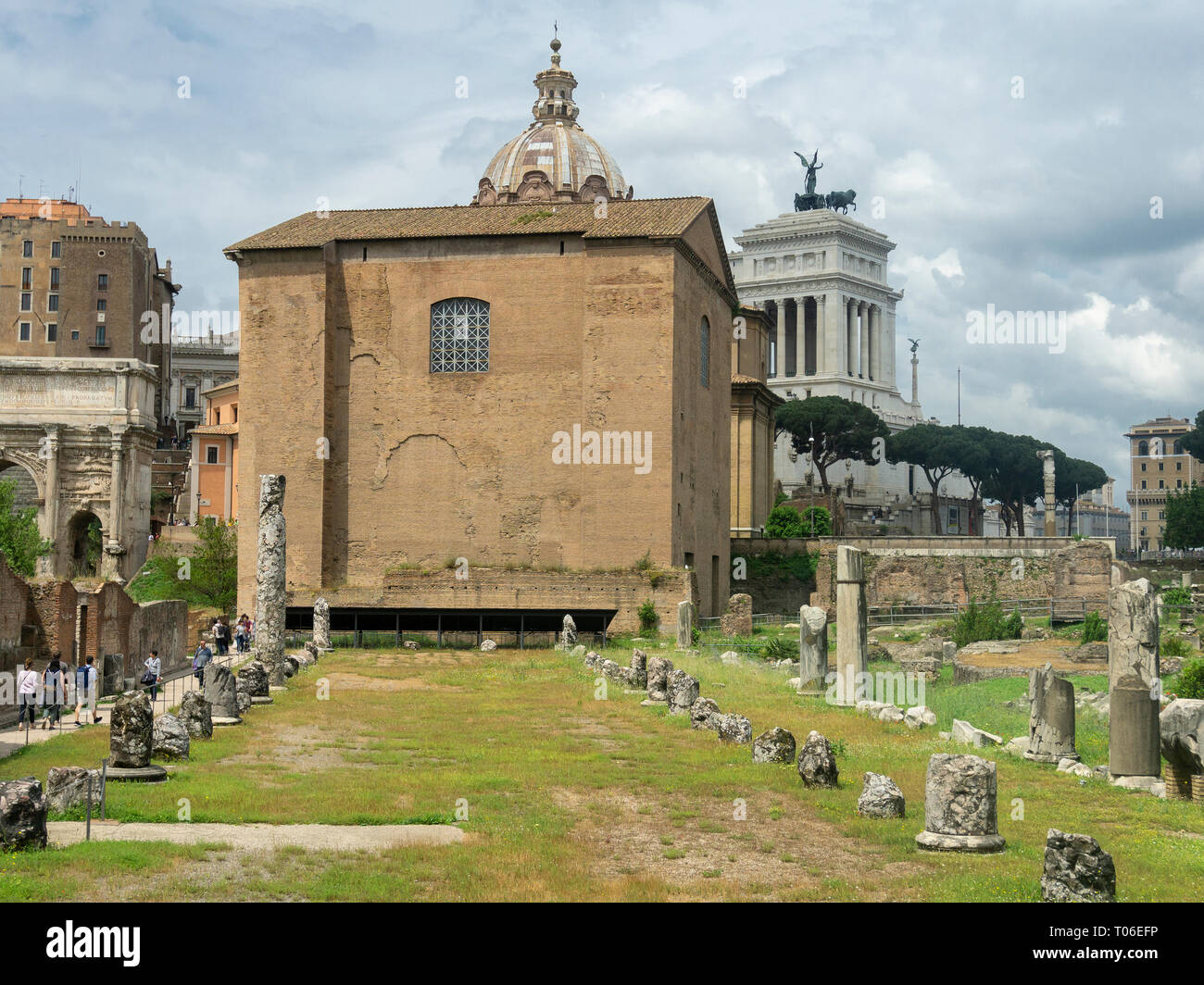 Basilique Emilia ruines et sénat romain bâtiment dans le Forum Romain. Banque D'Images