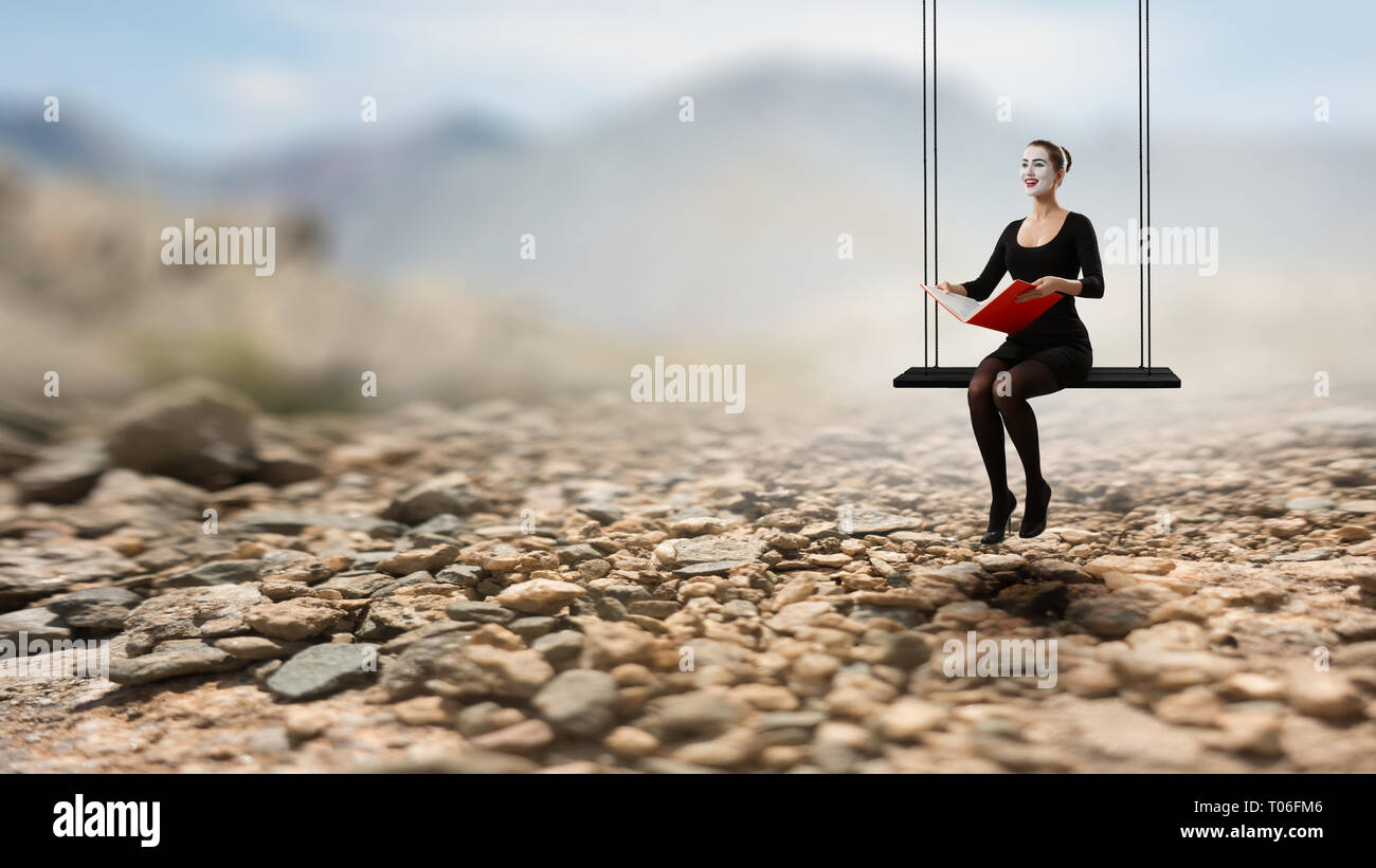 Jeune femme mime. Technique mixte Banque D'Images