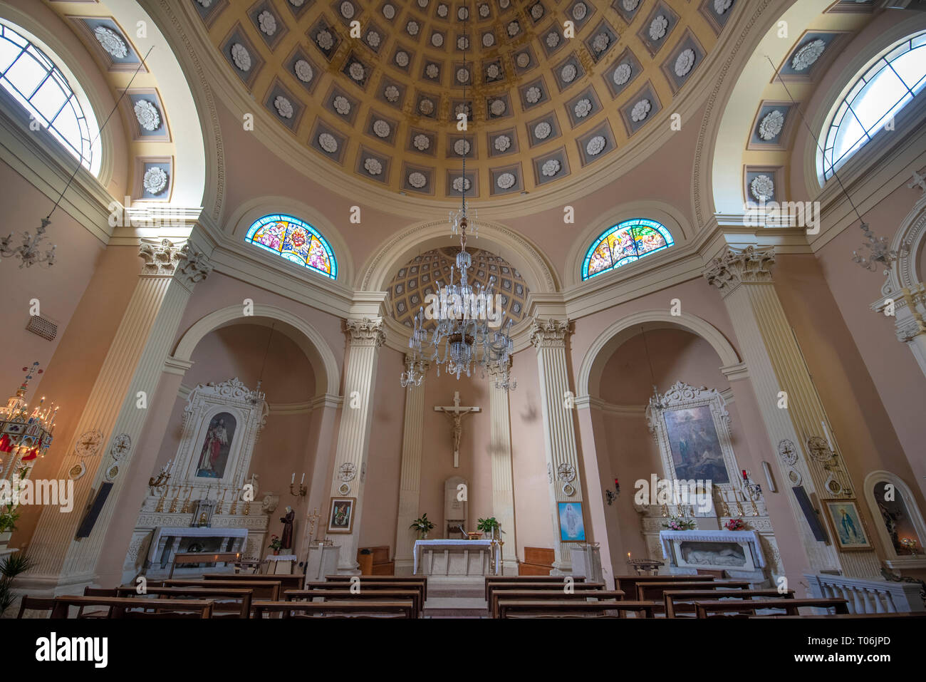 Lecce, Pouilles, Italie - à l'intérieur de l'intérieur de l'église Santa Maria della Porta (chiesa). Une région des Pouilles Banque D'Images