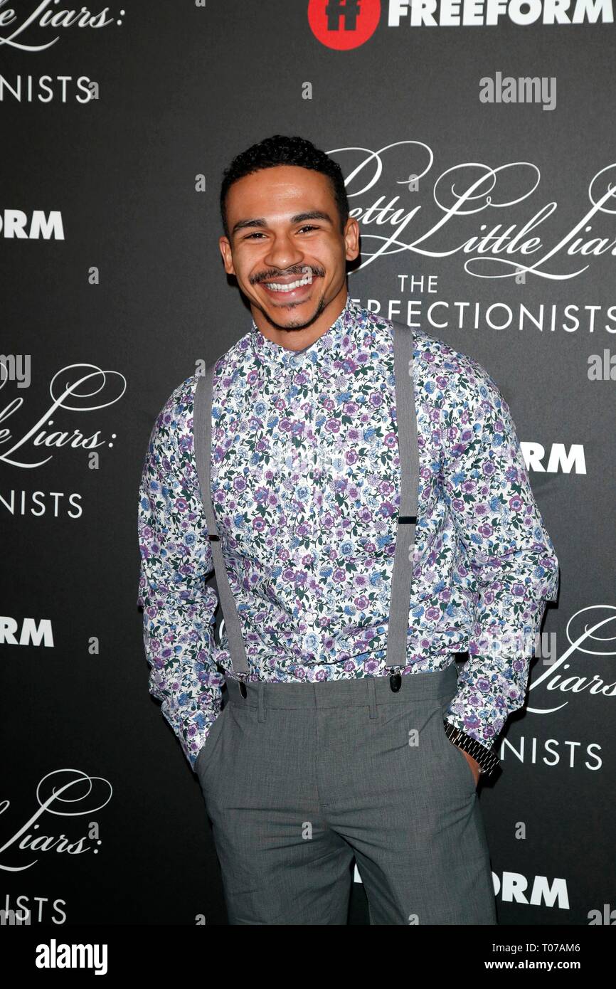 Séries Tv Avec Noah Gray cabey Noah grey cabey Banque de photographies et d'images à haute résolution -  Alamy