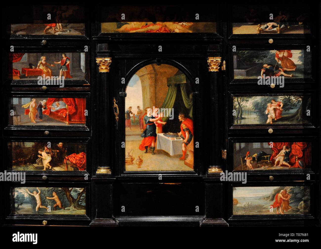 Escritorio. Amberes ( ?), vers 1650. La décoration ofrece una visión  calvinista pictórica del concepto de Amor y Belleza a través de un  recorrido por moralizante las Metamorfosis de Ovidio. Detalle. En