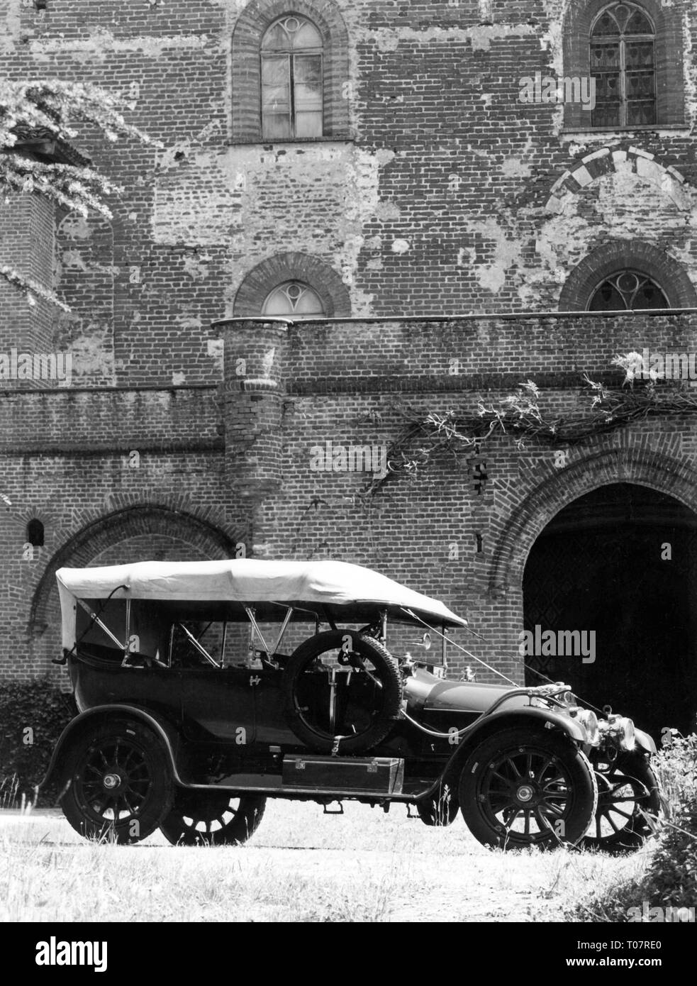 Transport / Transports, location de véhicules, véhicules, Italia 25/35 HP, année de construction : 1912, vue de droite, musée de l'automobile de Turin en Italie, 1960 Additional-Rights Clearance-Info-Not-Available- Banque D'Images