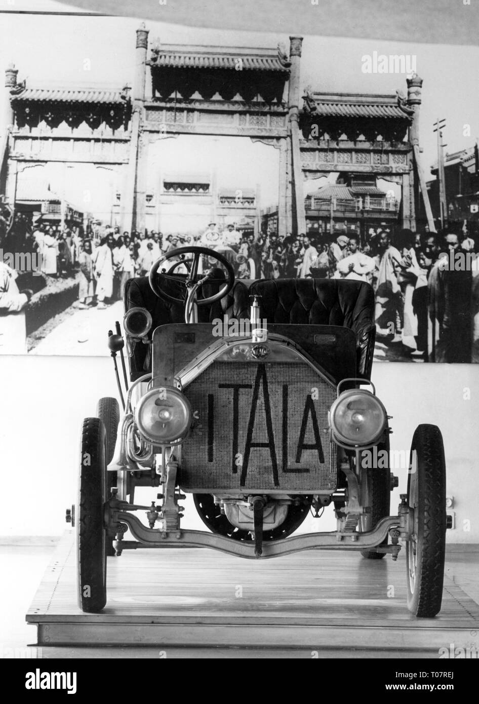 Transport / Transports, location de véhicules, véhicules, Itala 35/45 HP, location de la ride à Beijing Paris par Scipione Borghese et Ettore Guizzardi, 1907, vue de l'avant, musée de l'automobile de Turin en Italie, 1960 Additional-Rights Clearance-Info-Not-Available- Banque D'Images