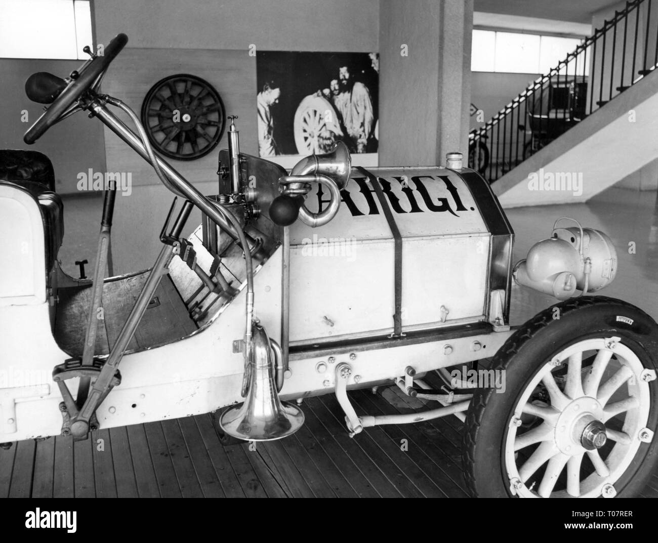 Transport / Transports, location de véhicules, véhicules, Itala 35/45 HP, location de la ride à Beijing Paris par Scipione Borghese et Ettore Guizzardi, 1907, vue de l'avant, musée de l'automobile de Turin en Italie, 1960 Additional-Rights Clearance-Info-Not-Available- Banque D'Images