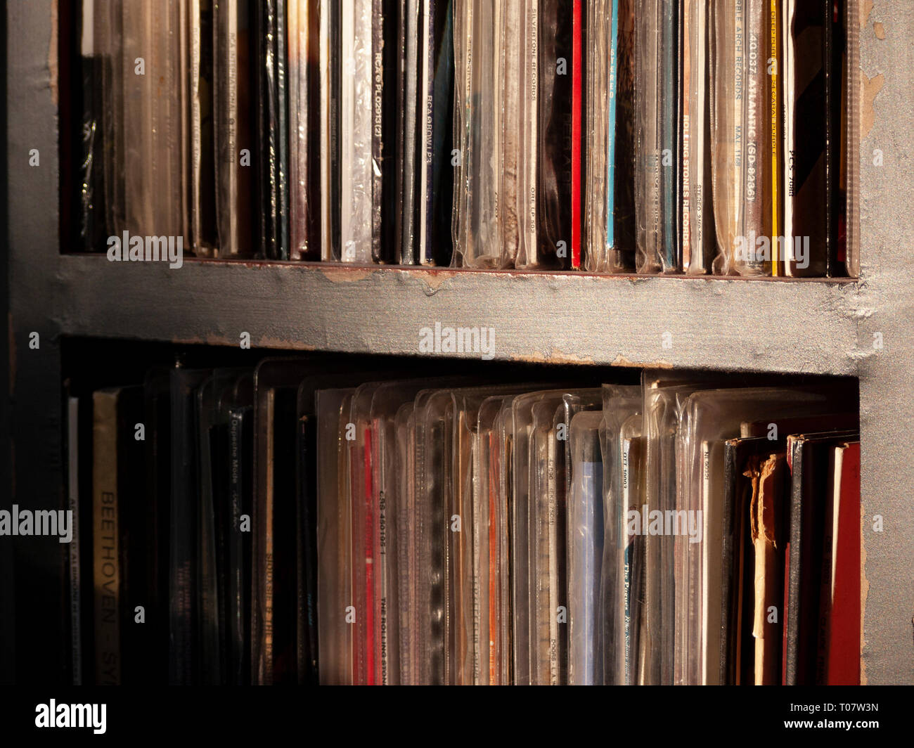 Une collection de disques en vinyle (33 tr/min albums) Banque D'Images