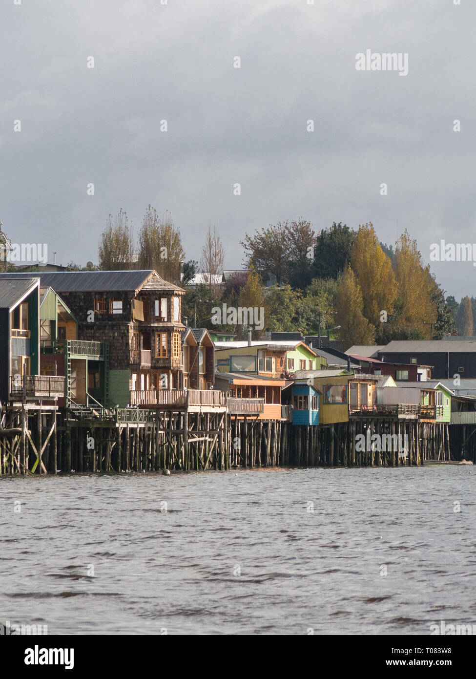 Palafitos à Castro, Ile de Chiloé au Chili Banque D'Images