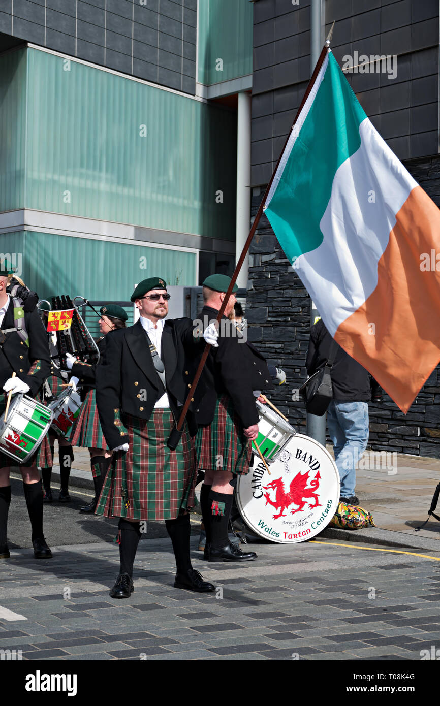 Les Gallois Cambria Band sur St Patrick's Day Parade à Liverpool UK. Banque D'Images