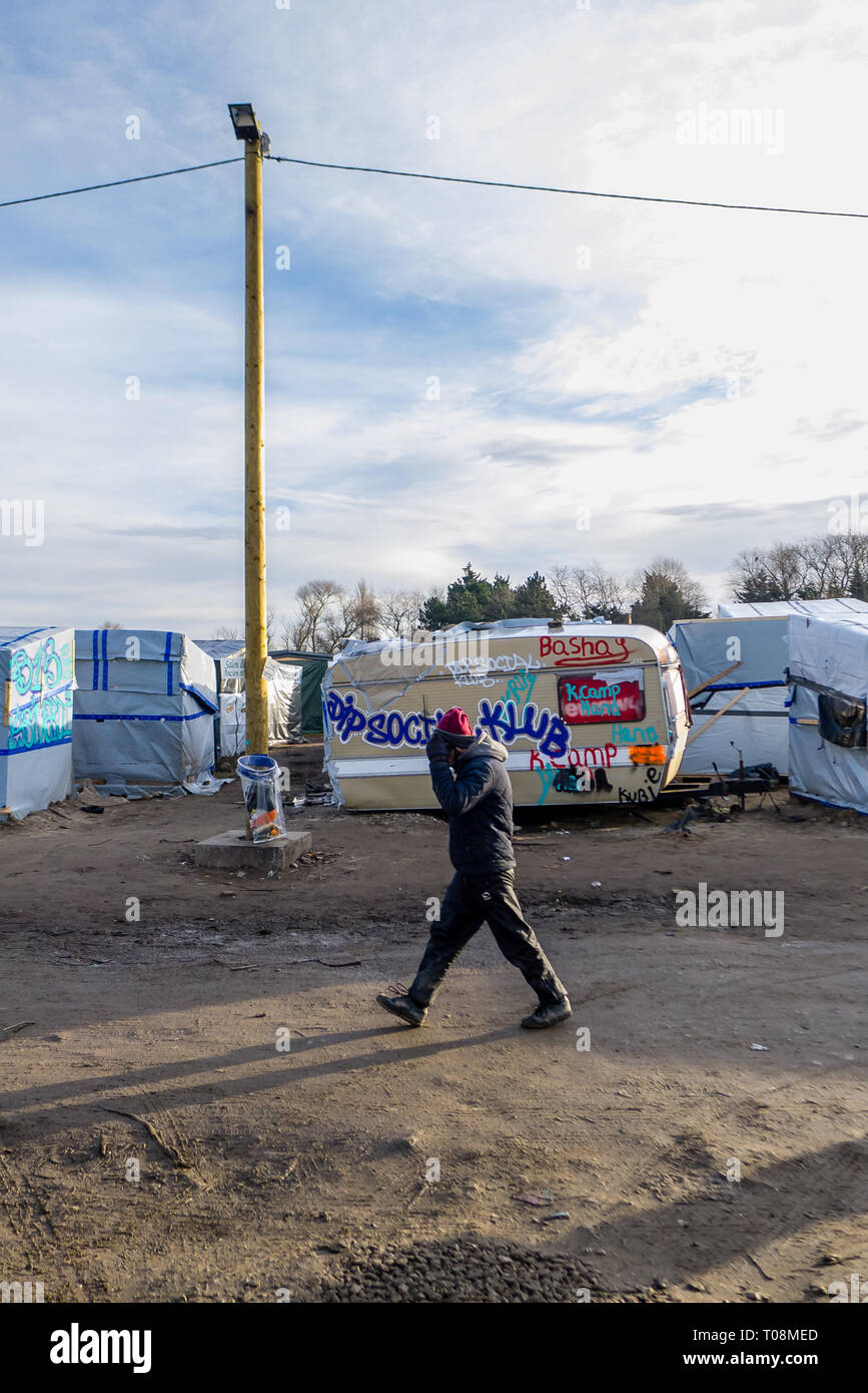 Jungle Camp Calais migrants "social", Klub ip photographié sur 11 Février 2016 quelques semaines avant le camp d'être démantelée par les autorités et, par la suite, d'autres détruites par le feu. Les photos ont été prises le matin (0900 à 1020 heures, heure locale - Dossier : GMT), lorsque la voie du camp ont été relativement calme. Copyright ©Ian Wray Banque D'Images