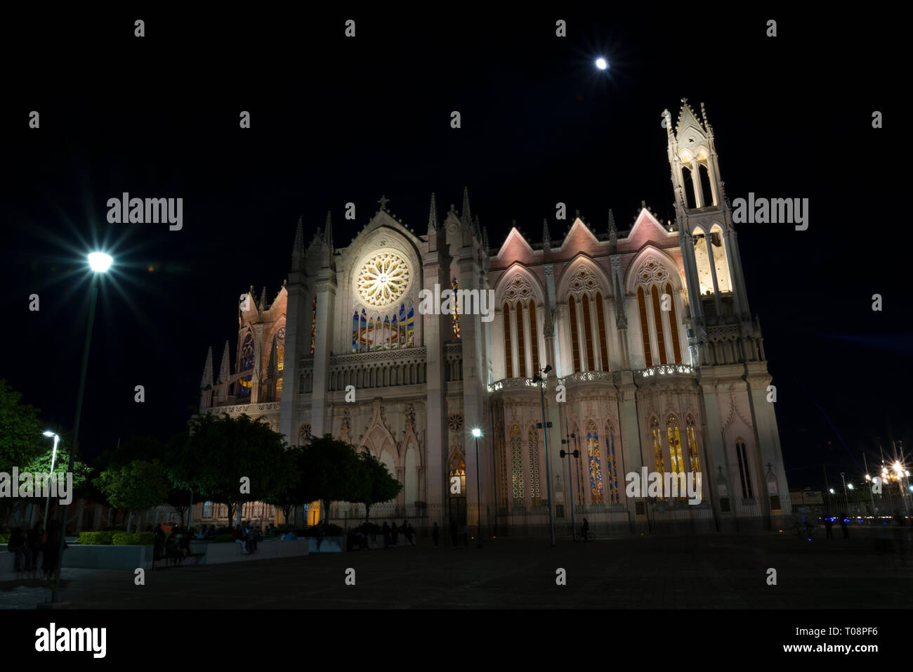 Leon Guanajuato, Mexique - 10 Février 2019 : Temple expiatoire de nuit Banque D'Images