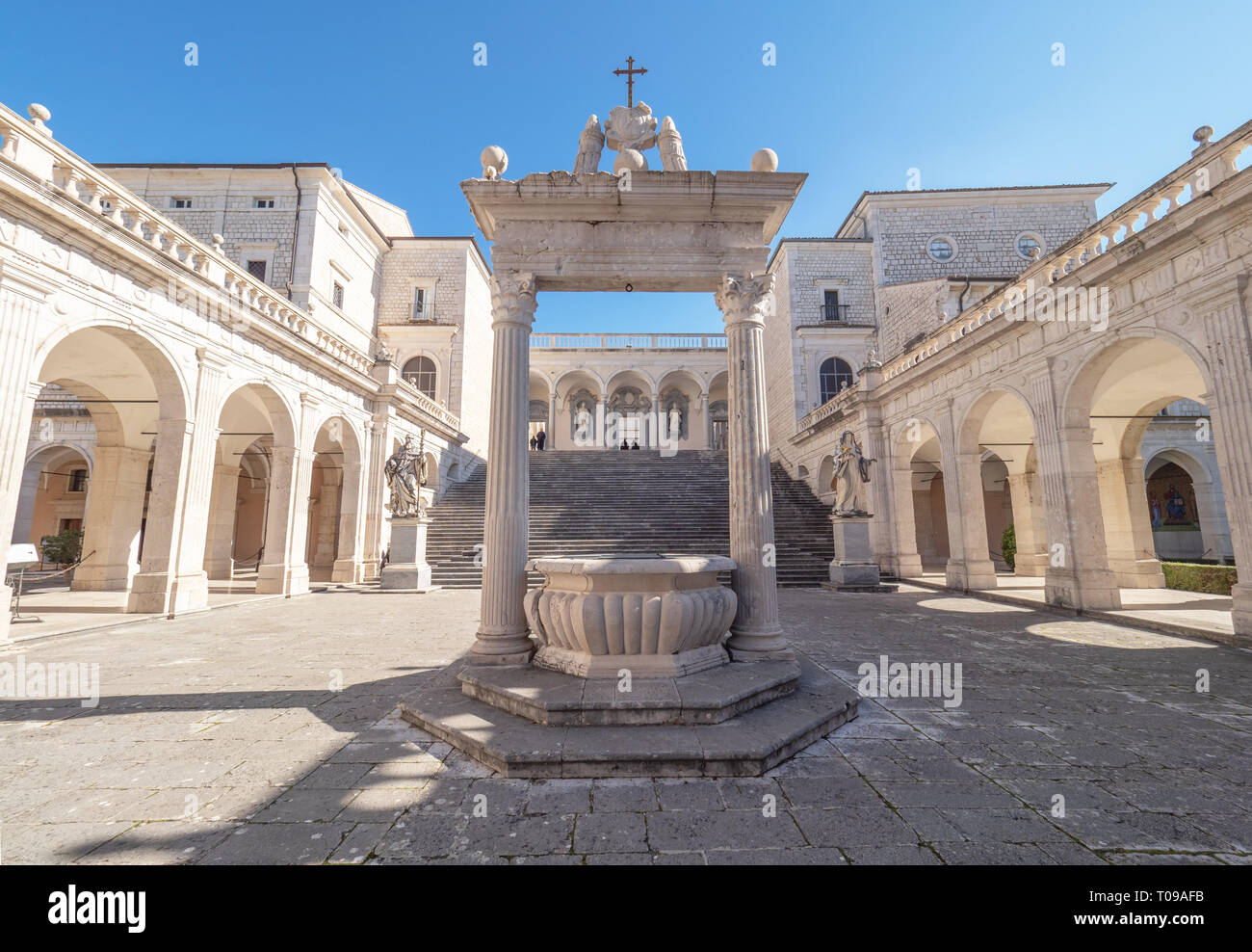 Montecassino (Italie) - L'Abbaye du Mont-Cassin, sur Cassino ville province de Frosinone, est la première maison de l'ordre catholique Bénédictine Banque D'Images