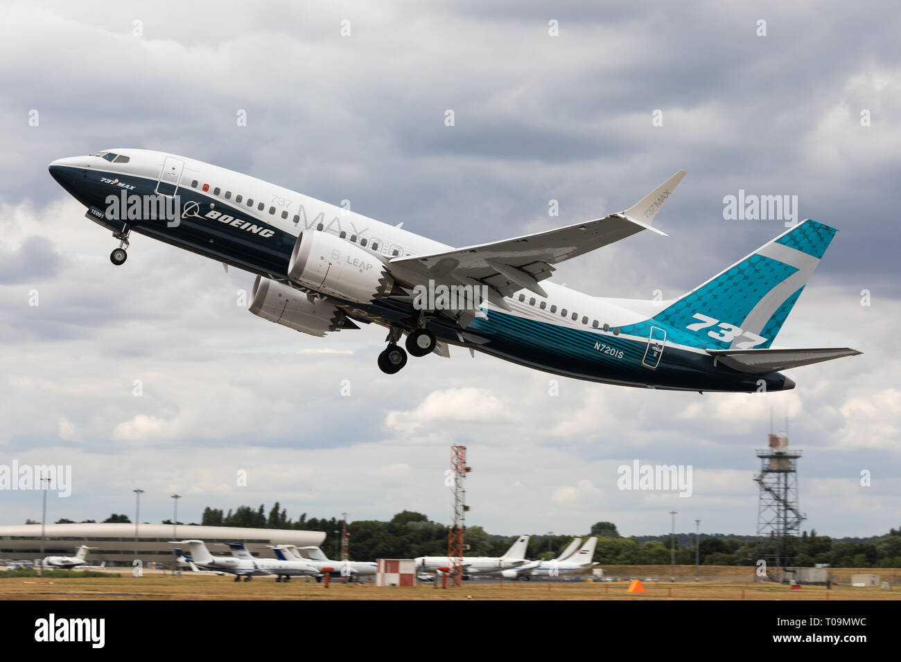 Démonstration de vol d'un Boeing B737-8 MAX au Farnborough International Airshow, UK Banque D'Images