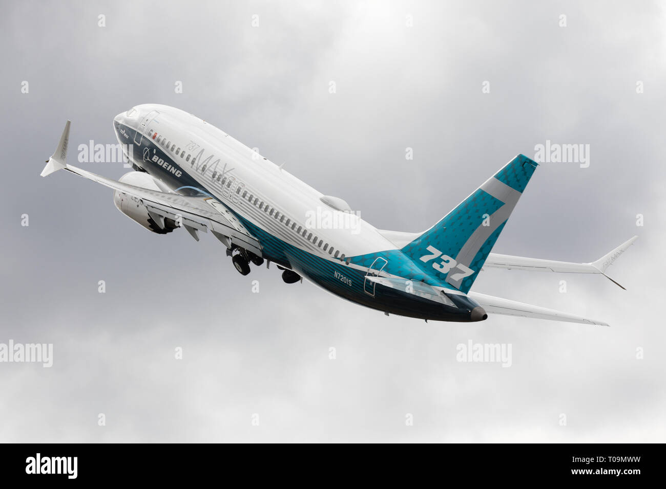Démonstration de vol d'un Boeing B737-8 MAX au Farnborough International Airshow, UK Banque D'Images
