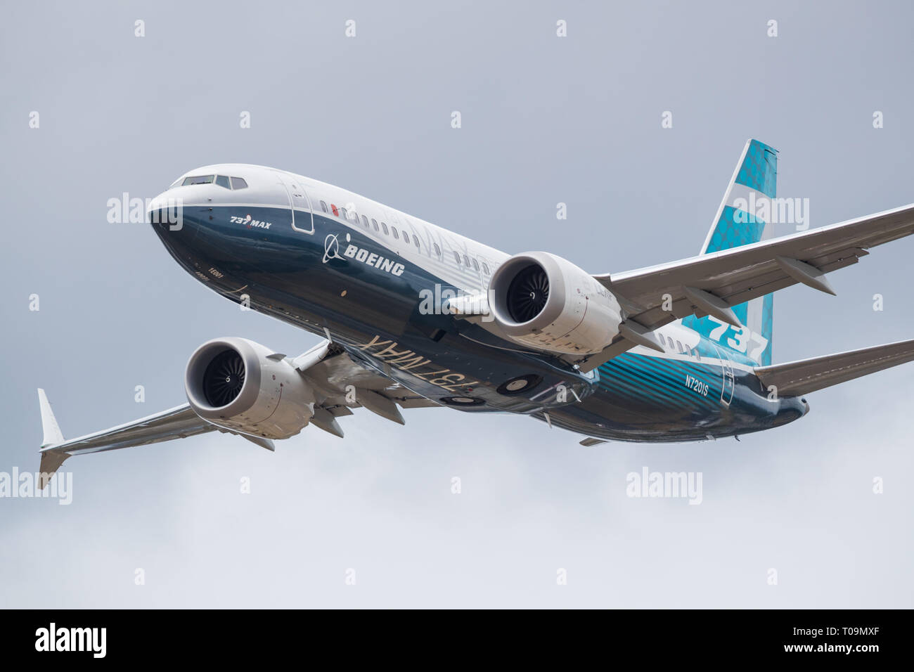 Démonstration de vol d'un Boeing B737-8 MAX au Farnborough International Airshow, UK Banque D'Images