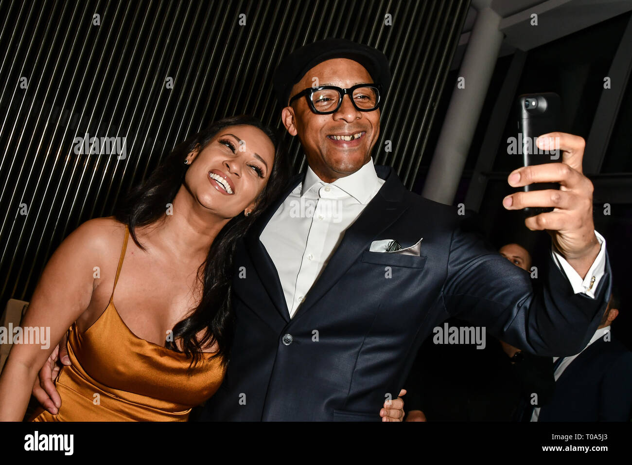 Londres, Royaume-Uni. 18 Mar 2019. Lisa Maffia et lames Jay assister au Gala des donateurs BAME - gala de sensibilisation organisée par le Comité de la santé avec musique live et spectacles de poésie, à l'Hôtel de Ville au Queen's Walk, London, UK. 18 mars 2019. Credit Photo : Alamy/Capital Live News Banque D'Images