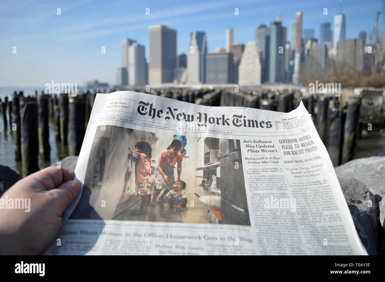 La ville de New York, USA - 3 Février 2019 : Le New York Times contre un bas Manhattan skyline. Banque D'Images