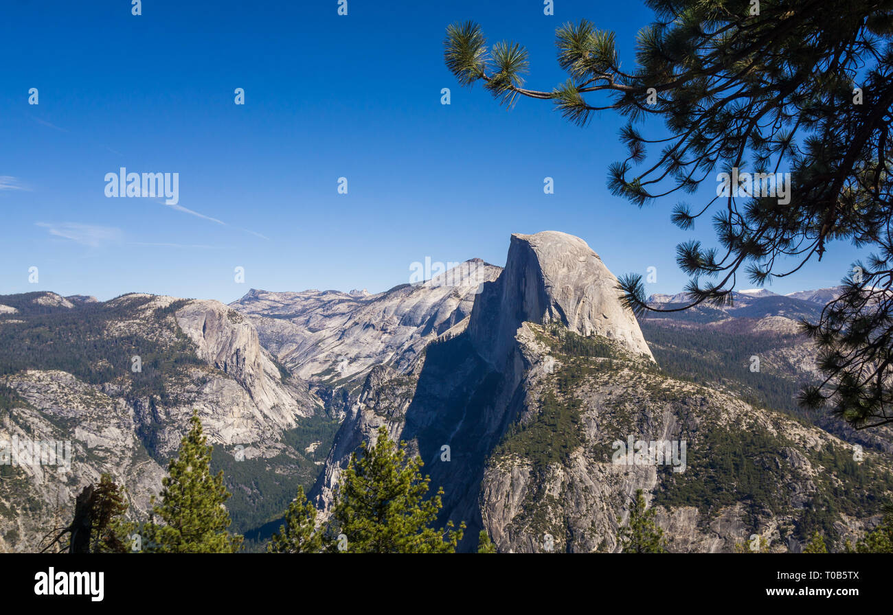 Un plan d'ensemble de la demi-coupole de Yosemite National Park, Californie Banque D'Images