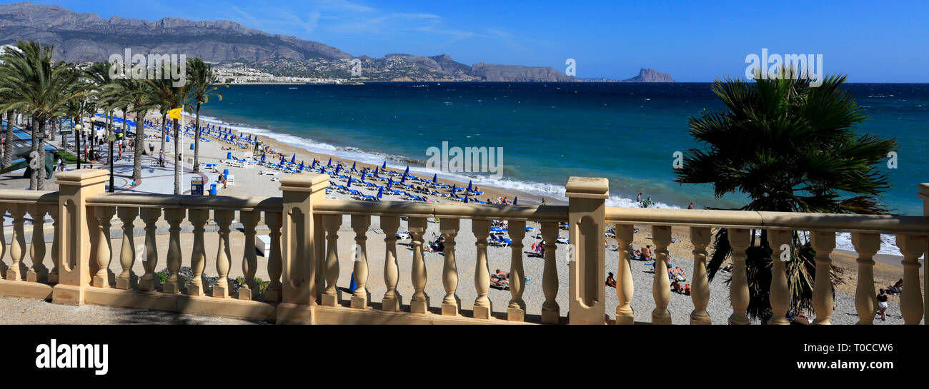 La Promenade et de la plage, ville côtière d'Albir ville, Mer Méditerranée, Costa Blanca, Espagne, Europe Banque D'Images