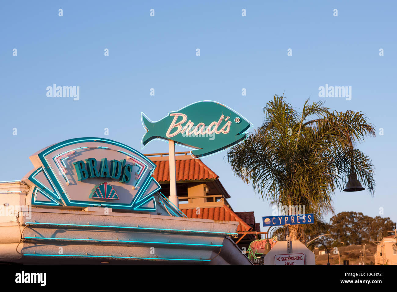Brad's Seafood Restaurant à Pismo Beach, près de la célèbre jetée de Pismo. Banque D'Images