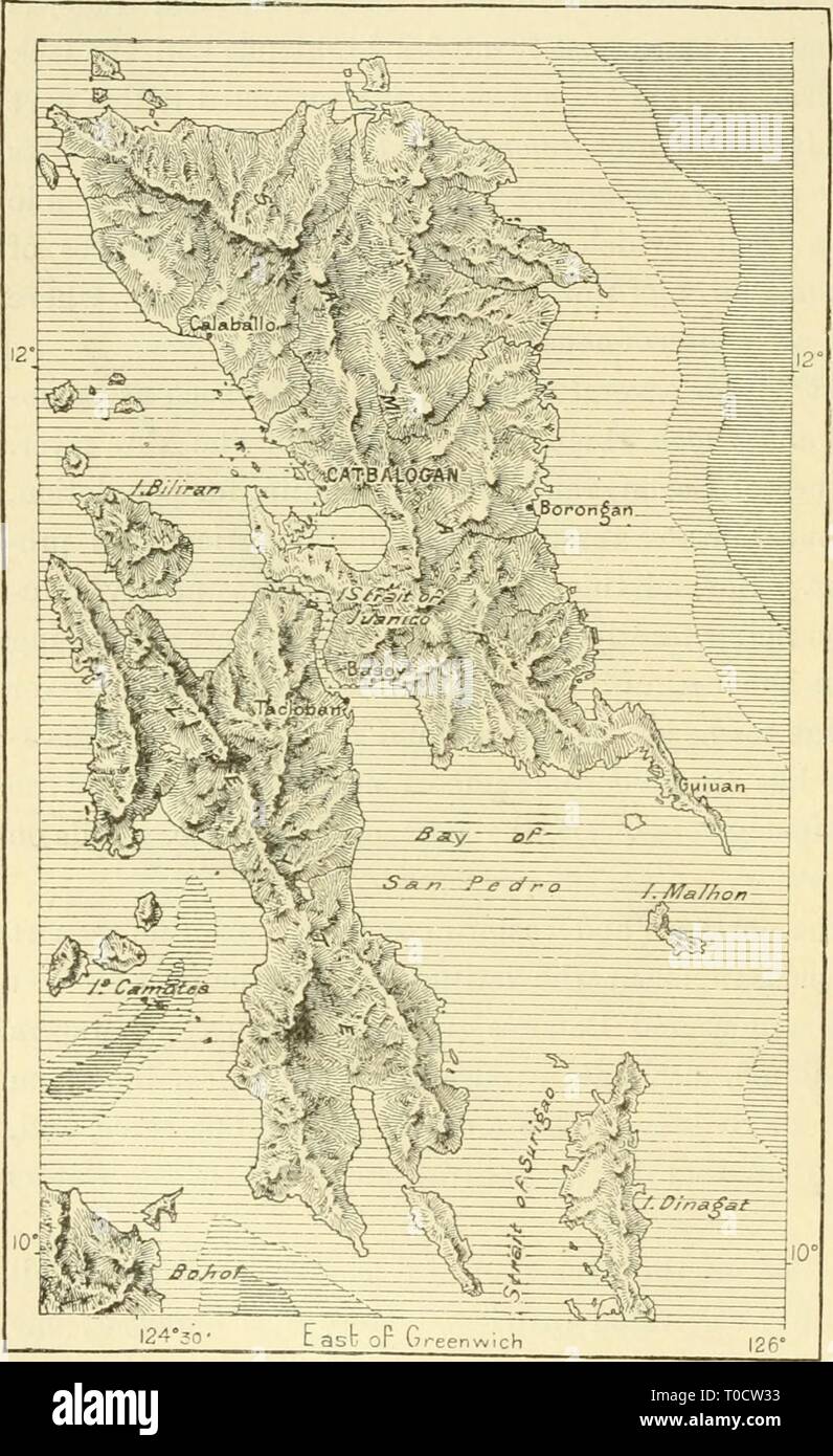 La terre et ses habitants de la terre et de ses habitants .. earthitsinhabita00recl Année : 1890 266 AUSTRALASIE. deux kilomètres de chaque otlier. En aval du lac Batu, où il devient navigable, le flux par Vicol Nabua et Naga ou Nueva-Caceres, capitale de la province d'Camarines-Sur, au delà de laquelle il tombe dans la baie en face de la forteresse San-Miguel de Cabusao, et non loin de Daet, capitale de la province de Camarines Nord. Albaij et son voisin Fig. 116.-Samae et de Leyte. Baraga occupent un charmant l'échelle 1 : 2 500 000. , . I n p ^ je poste au loot ot le bas des pentes verdoyantes de la Mayon v Banque D'Images