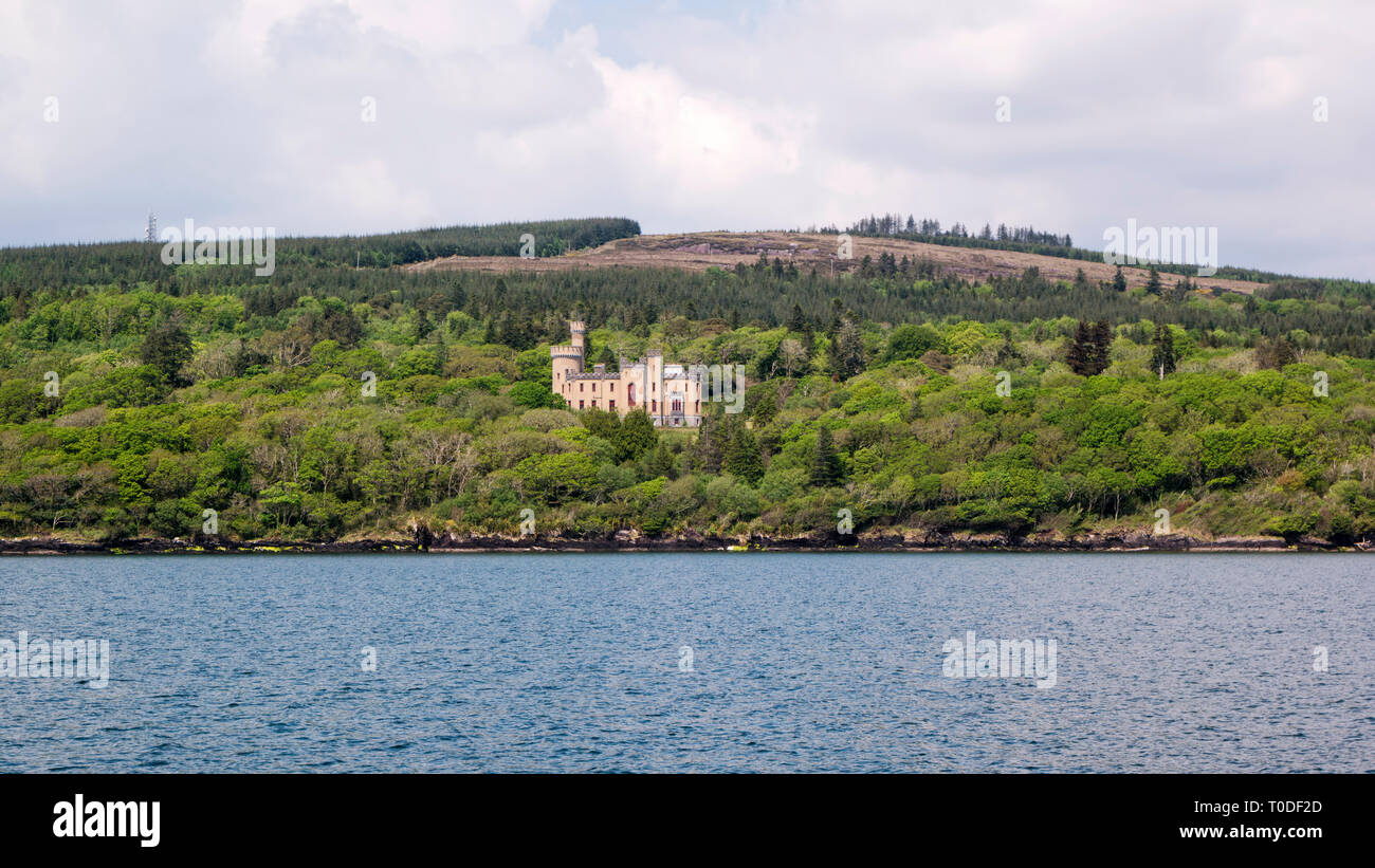 Dromore Castle sur les rives de la baie de Kenmare,Co.Kerry, Irlande Banque D'Images