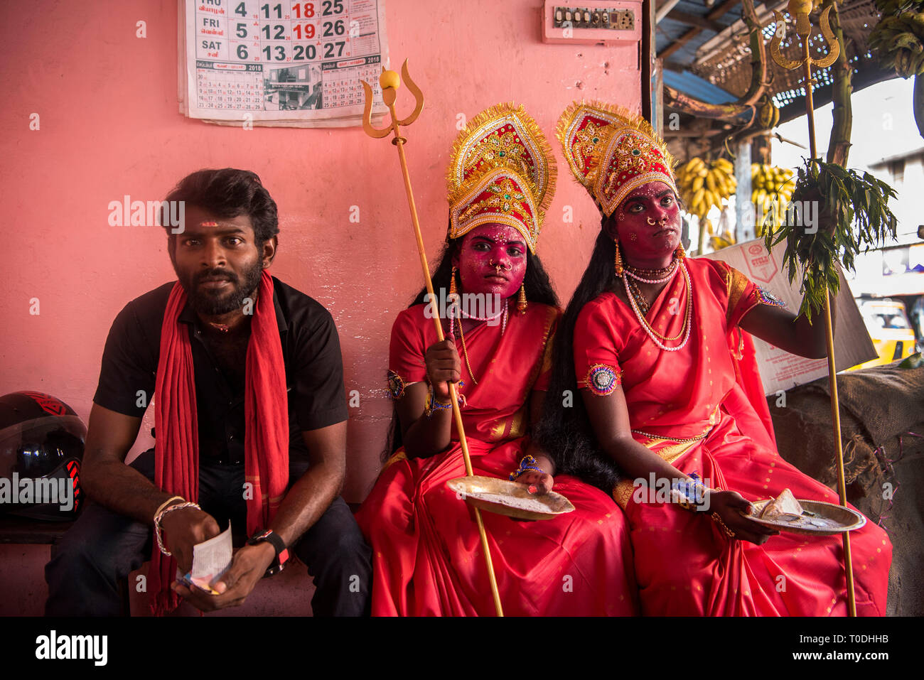 Les femmes s'habiller comme déesse hindoue Durga, Thoothukudi, Tamil Nadu, Inde, Asie Banque D'Images