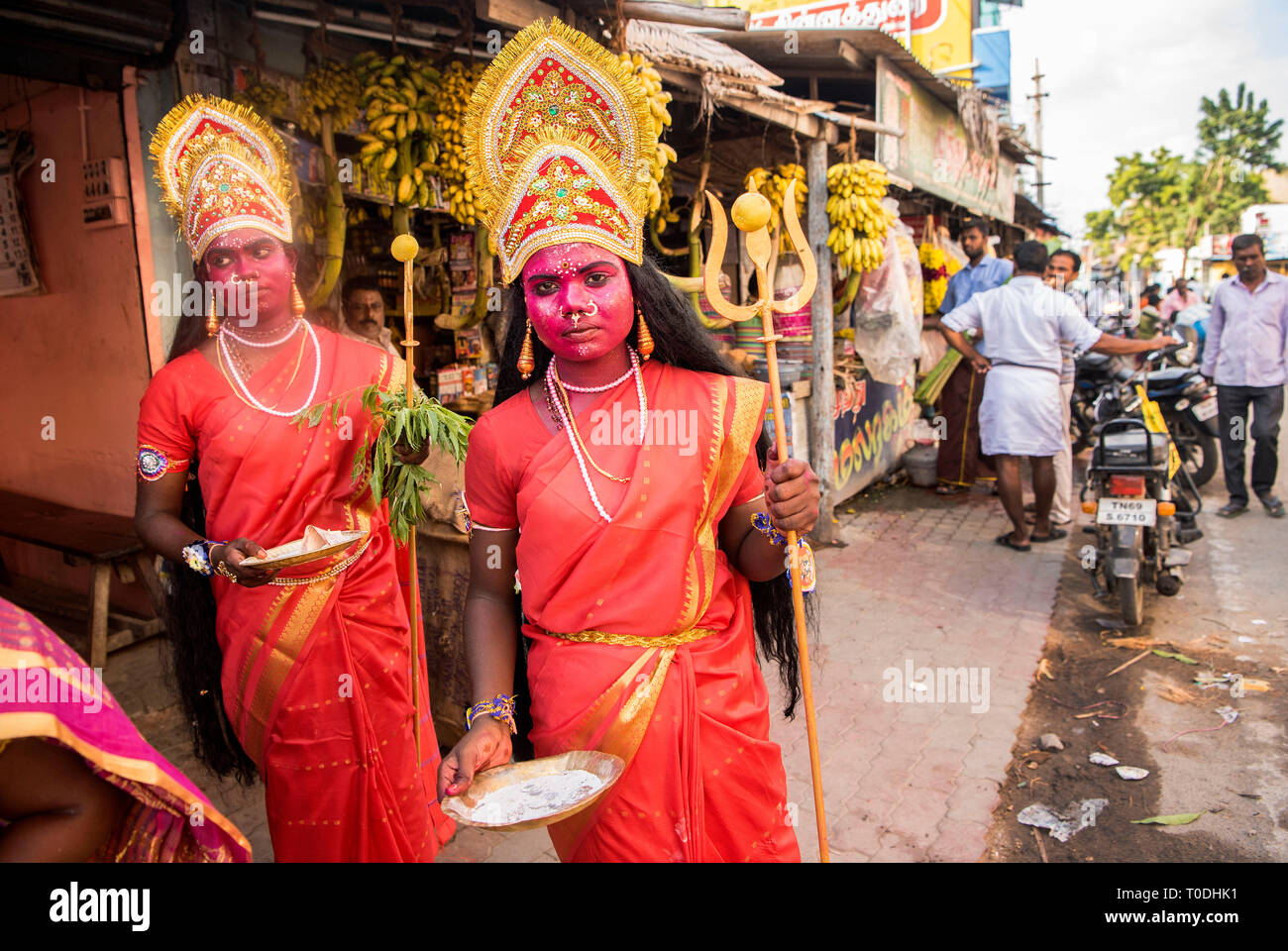 Les femmes s'habiller comme déesse hindoue Durga, Thoothukudi, Tamil Nadu, Inde, Asie Banque D'Images