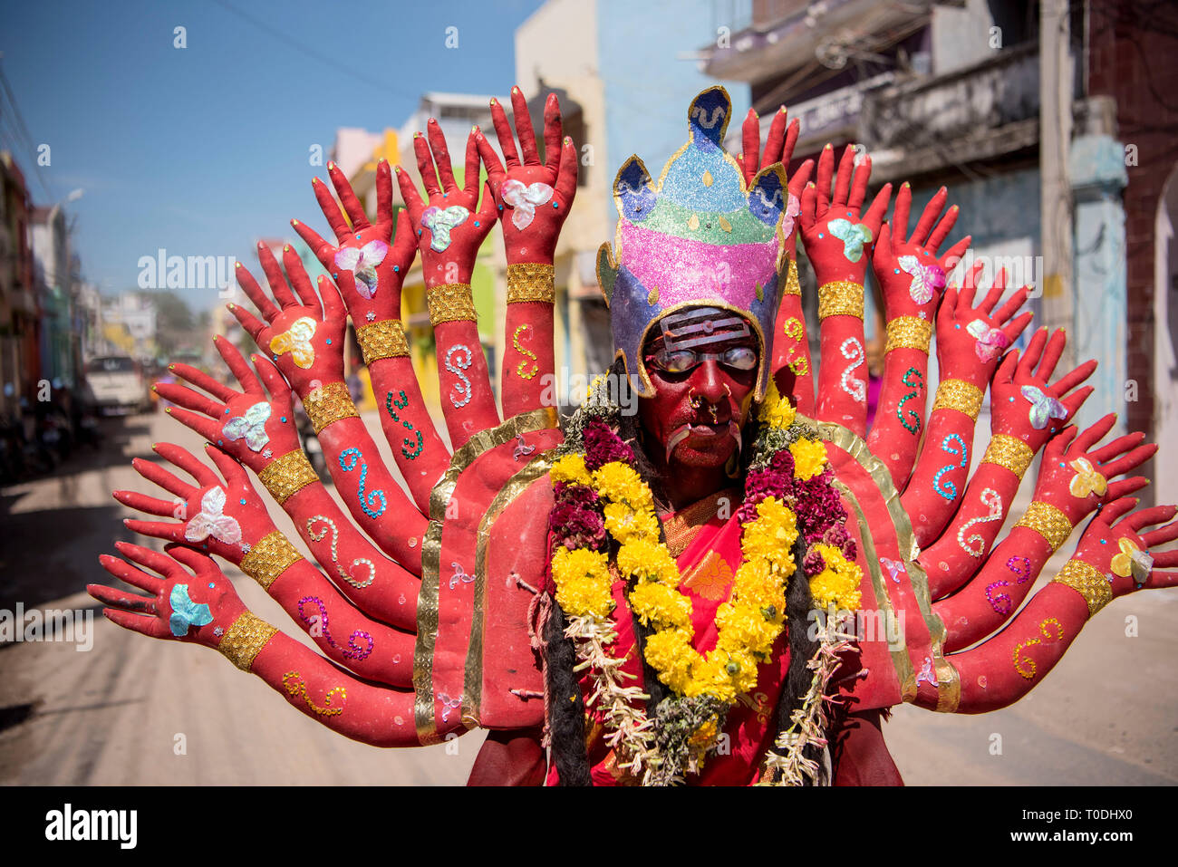 Robe femme comme la déesse Kali hindoue, Tamil Nadu, Inde, Asie Banque D'Images