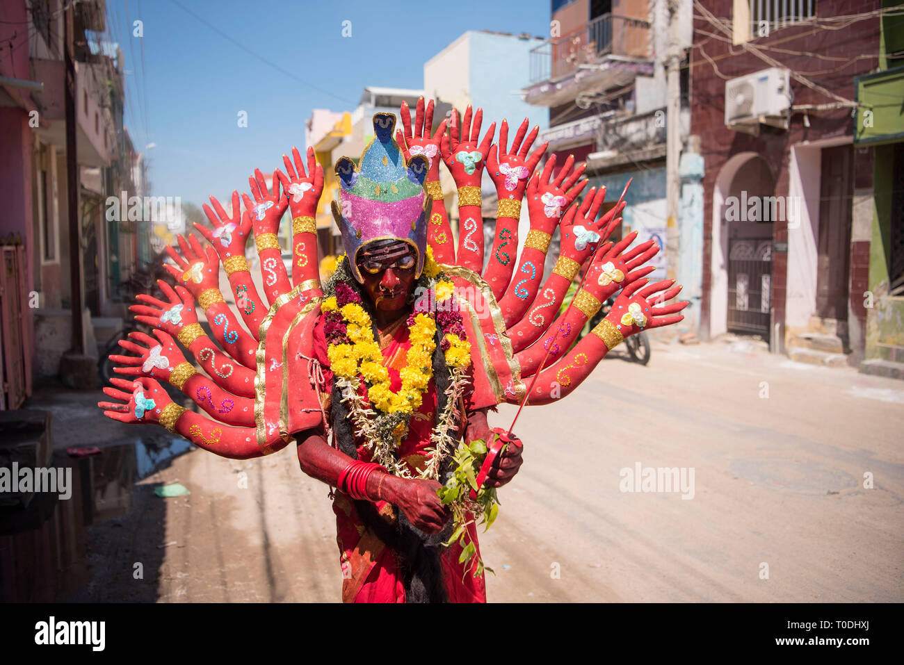 Robe femme comme la déesse Kali hindoue, Tamil Nadu, Inde, Asie Banque D'Images