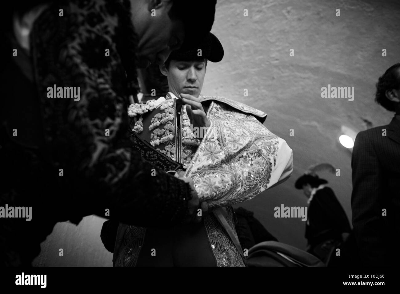 Diego Silveti se préparer comme il se concentre dans le tunnel avant sa corrida. Banque D'Images