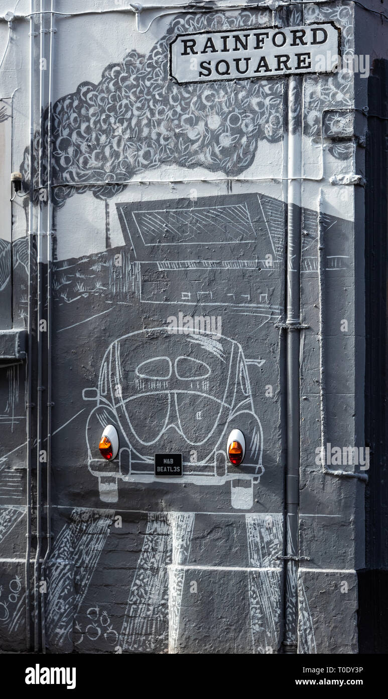 L'art de rue à l'extrémité d'un bâtiment de Rainford Square dans le quartier de Liverpool Cavern Banque D'Images